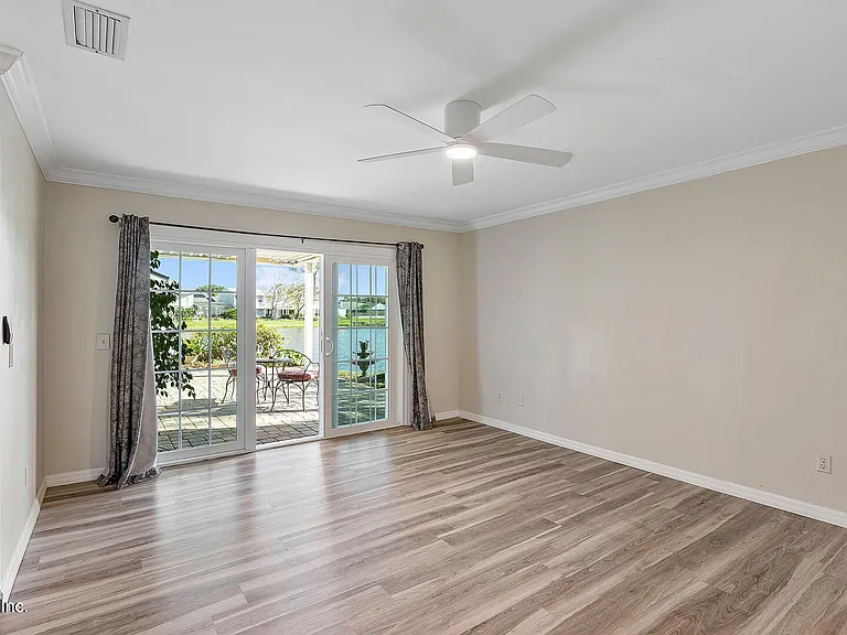 2456 Lorraine Ct — Photo 19