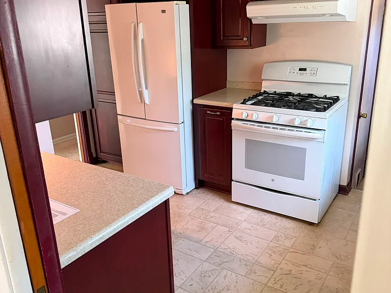 8610 N Evangeline St — Photo 5