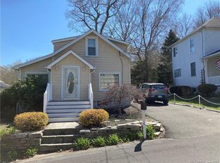 18 Hill Rd E, Lyme, CT 06357