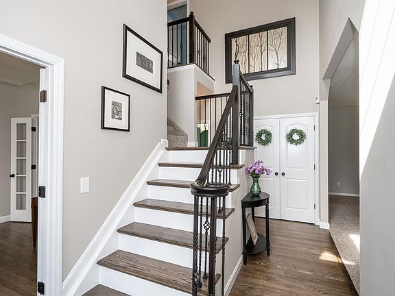 4th image of 1459 Oakvalley Dr