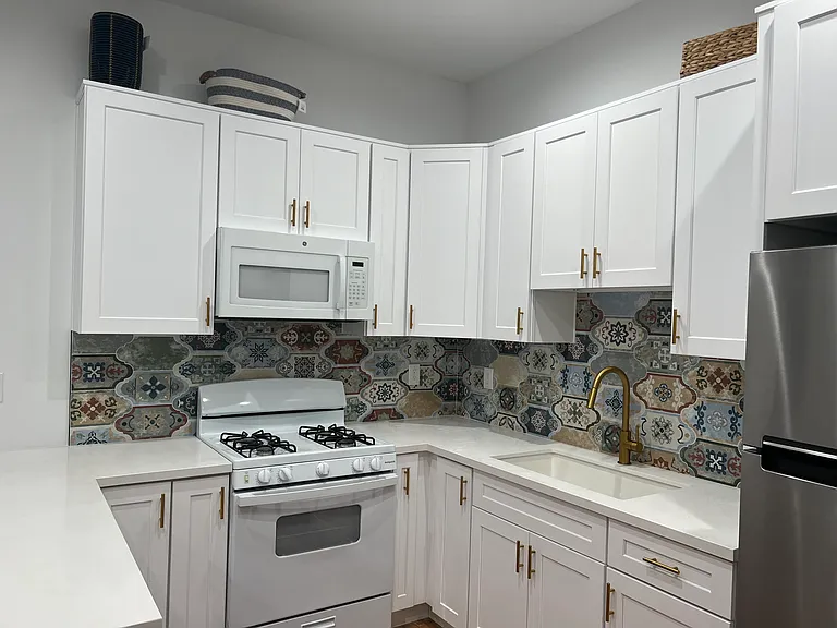 6601 Louise Ave #A — Photo 3