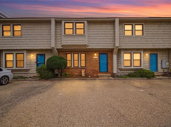 2303 Breakers Ct, Virginia Beach, VA 23451