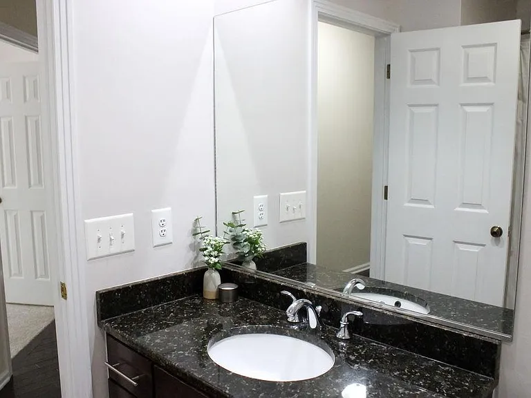 722 Chelsea Dr — Photo 14