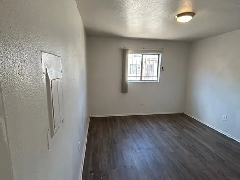 301 Wisconsin St NE — Photo 6