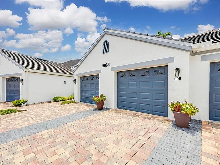 5963 Sand Wedge Ln #205 — Photo 4
