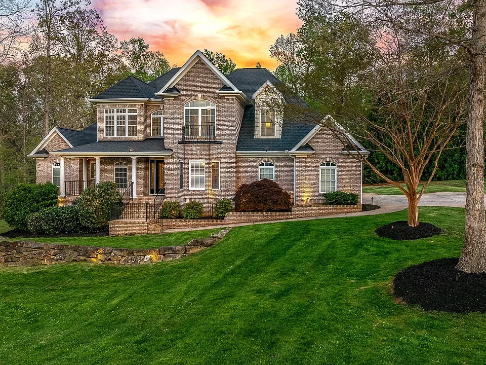 127 Warren Dr