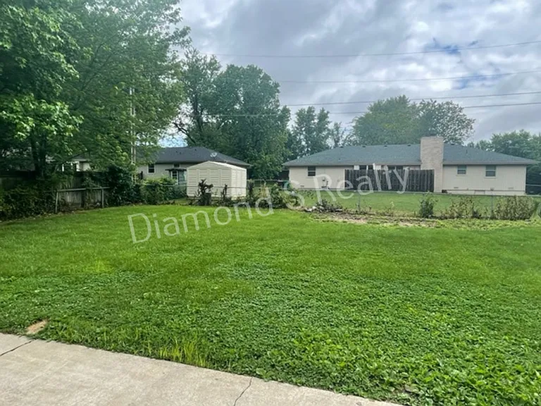 2749 W Buena Vista St — Photo 21