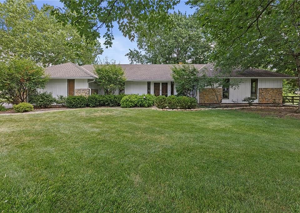 1st image of 15005 S Rosehill Rd