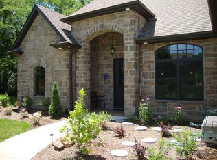 3181 S Country Woods Rd, Columbia, MO 65203