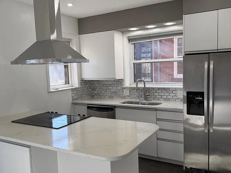 7812 Cornell Ave — Photo 2