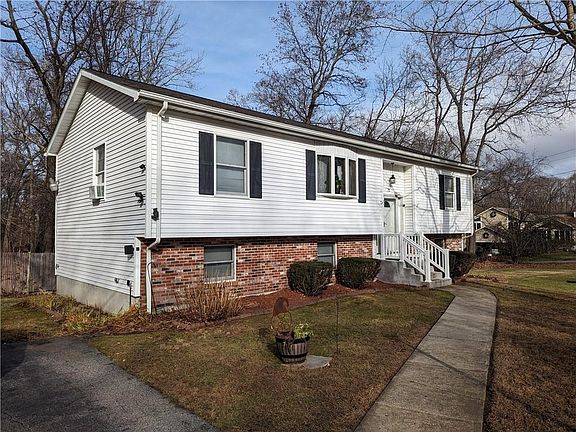 2nd image of 75 Steere Dr