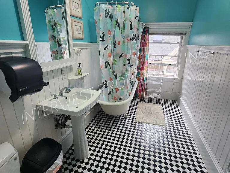 2257 NW Hoyt St #10 — Photo 9