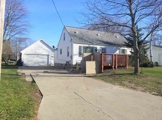 4535 Greenfield Dr, Bay City, MI 48706