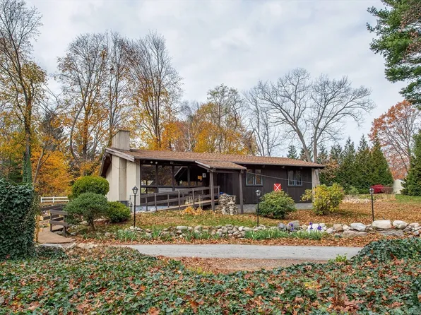 826 Osgood St, North Andover, MA 01845