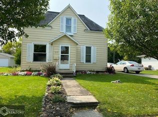 615 1st St SW, Britt, IA 50423