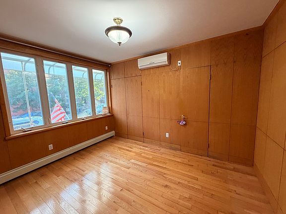 4th image of 1937 67th St #1