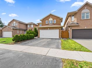 3365 Nutcracker Dr, Mississauga, ON L5N 6E6