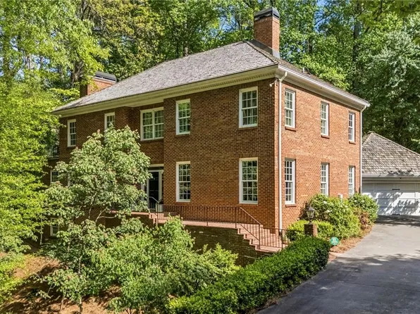 10 Albemarle Dr NW, Atlanta, GA 30327