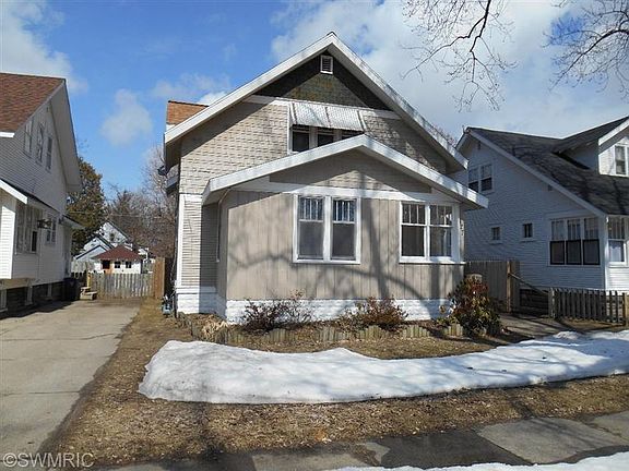 2nd image of 127 W 20th St