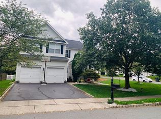 2 King Dr, Bridgewater, NJ 08807