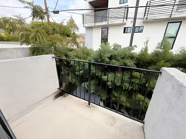 1 bed, 700 sqft, $2,100 — Photo 2