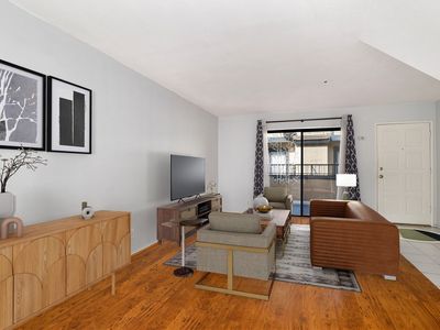 1814 8th Ave Unit L, Monrovia, CA, 91016