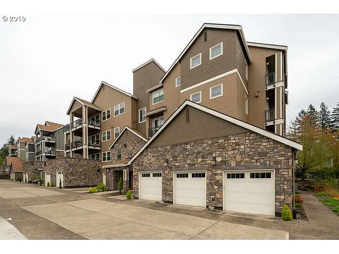 11752 SE Crested Eagle Ln photo 1