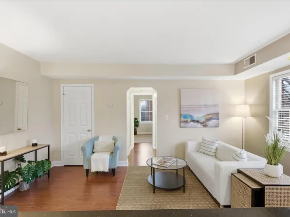 600 Bashford Ln Unit 2332, Alexandria, VA 22314