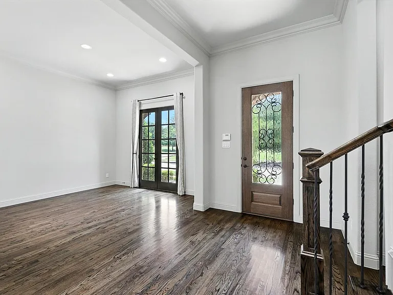 1621 Le Mans Ln — Photo 2