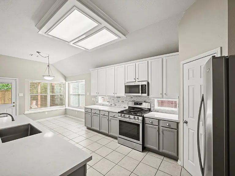 2923 Humble Dr — Photo 10