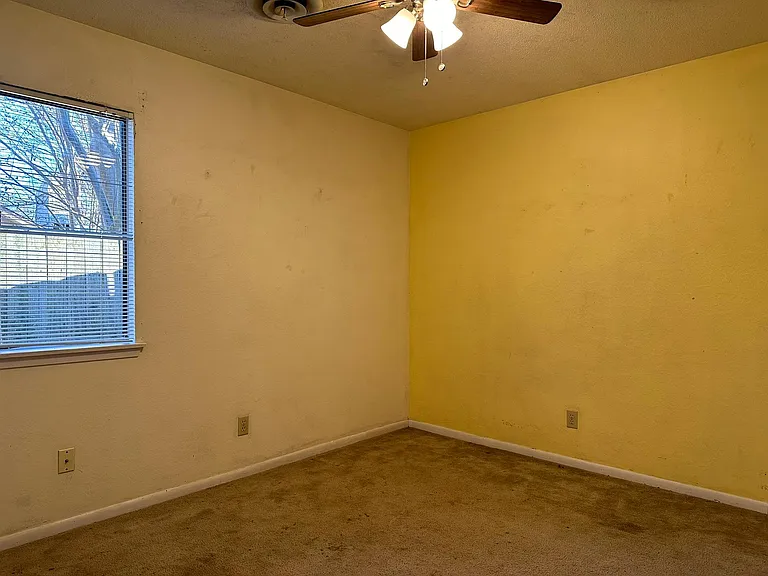 103 Montego Ct — Photo 9