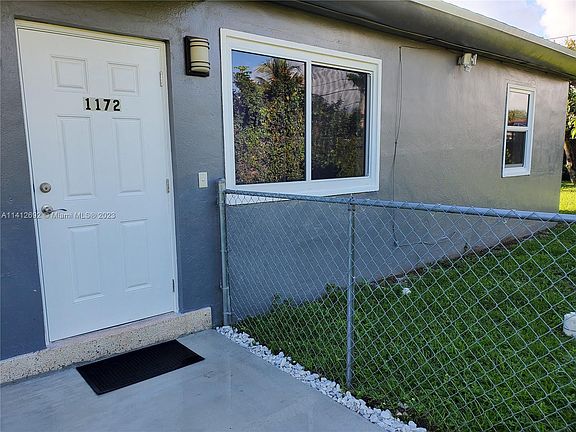 4th image of 1172 NE 111th St Unit 1172