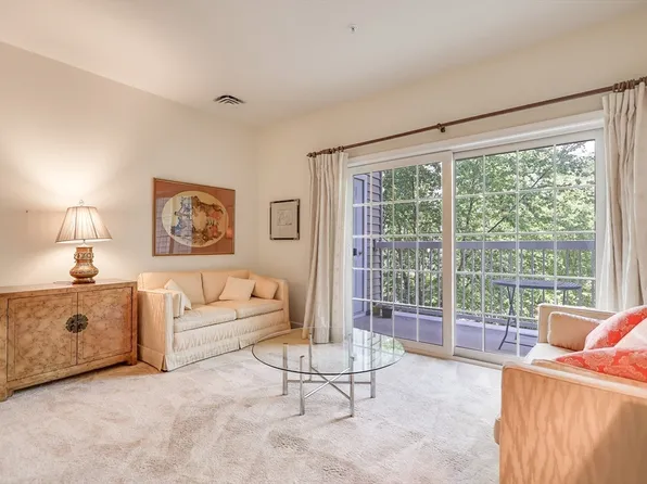 36 Abigail Way Unit 1009, Reading, MA 01867