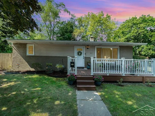 3417 Sharon Rd, Midland, MI 48642