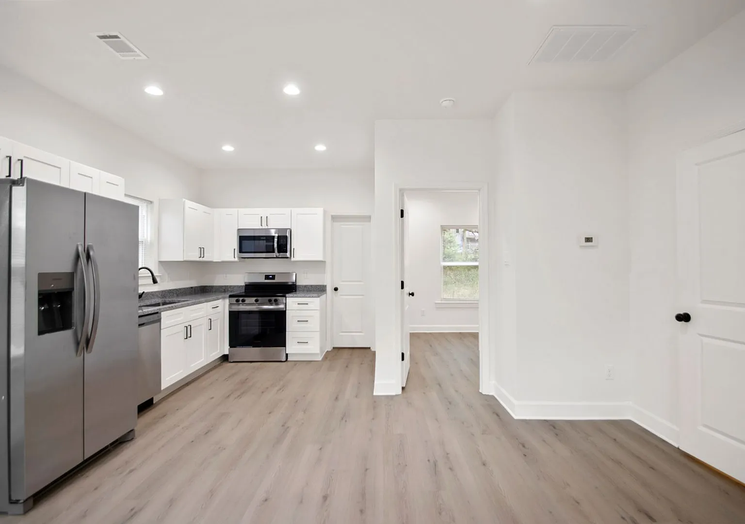 212 S Park St — Photo 2