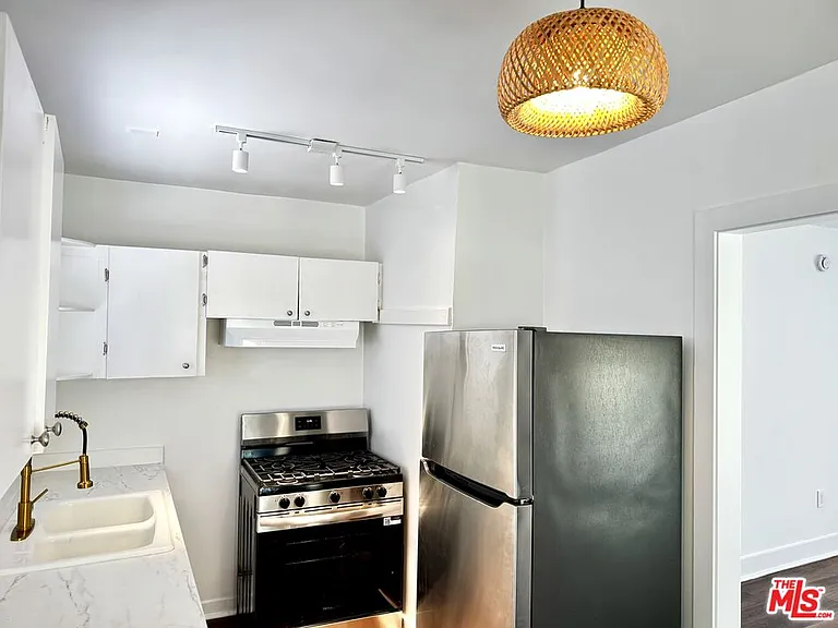 5724 La Mirada Ave — Photo 6