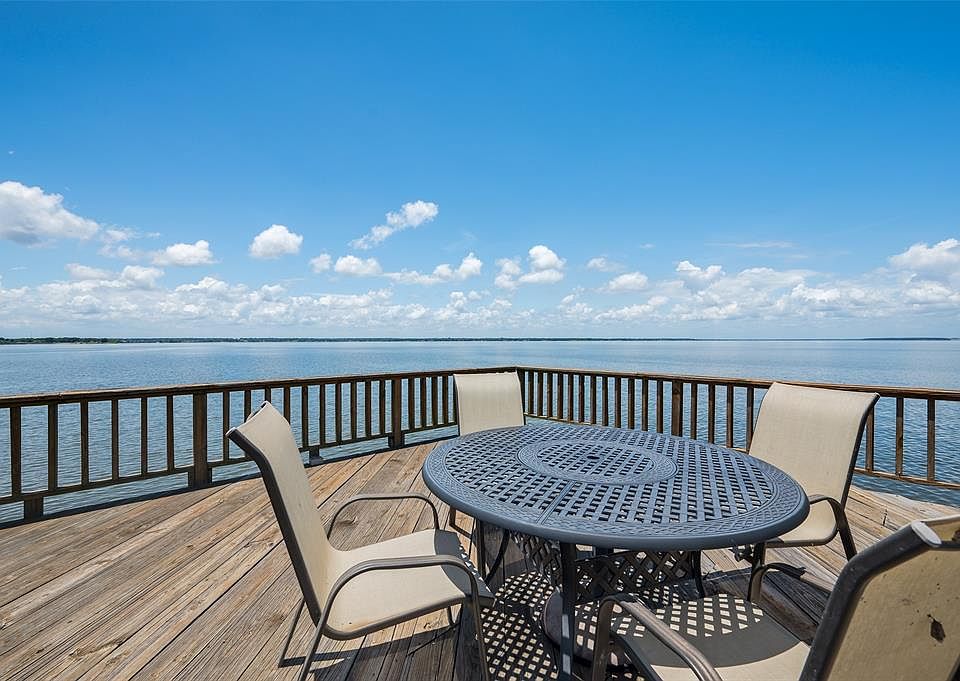 1st image of 120 Harbor Dr