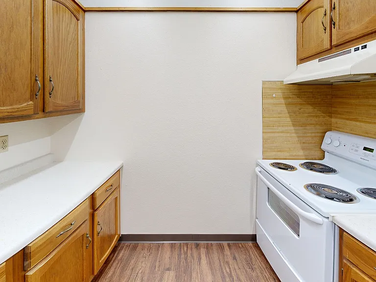1624 E Gateway Cir S — Photo 12