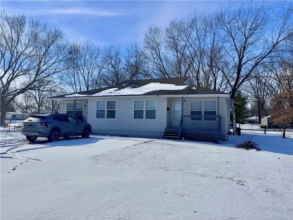 206 N Elm St, Holden, MO 64040