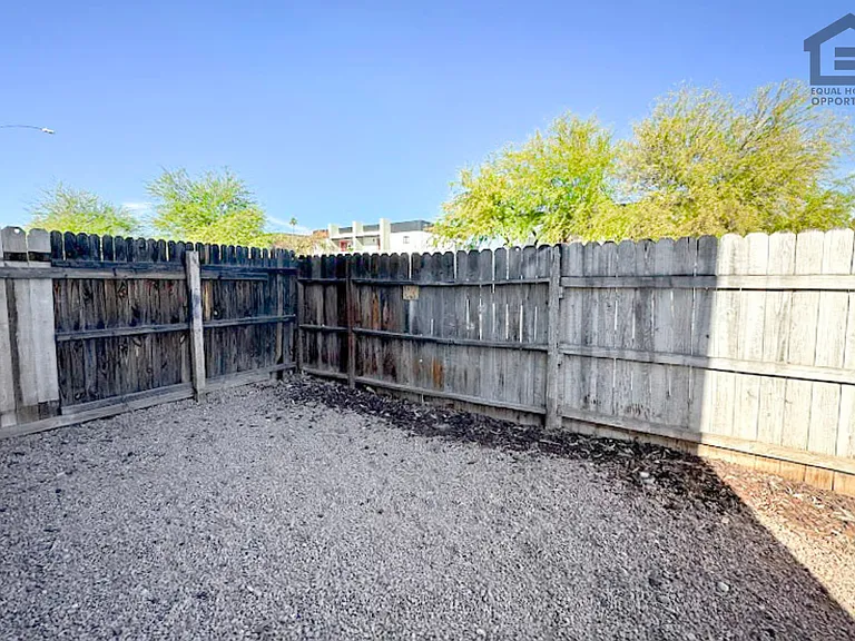 1765 E Pepper Cir — Photo 27