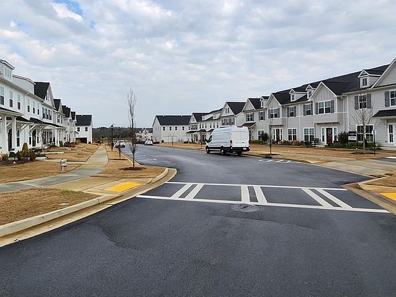 5th image of 1710 Prospect Way