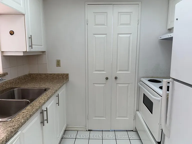 265 Enfield Pl #1403 — Photo 39