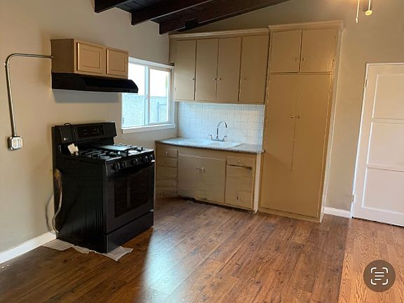 3rd image of 5730 Willowcrest Ave #1