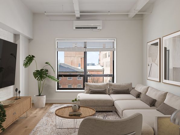 482 Congress St #305