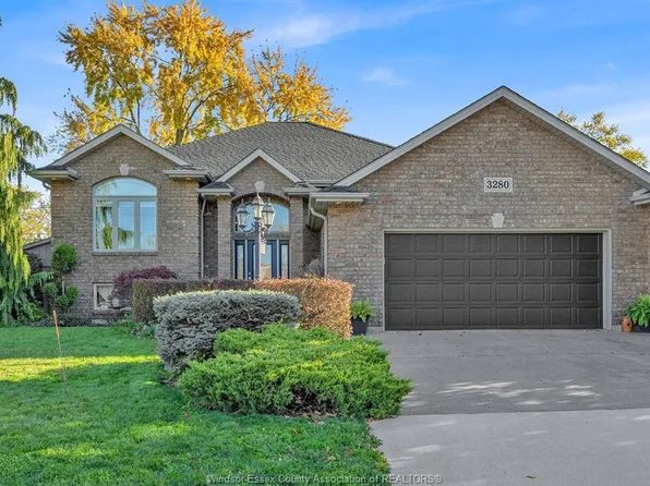 3280 California Ave, Windsor, ON N9E 3K7