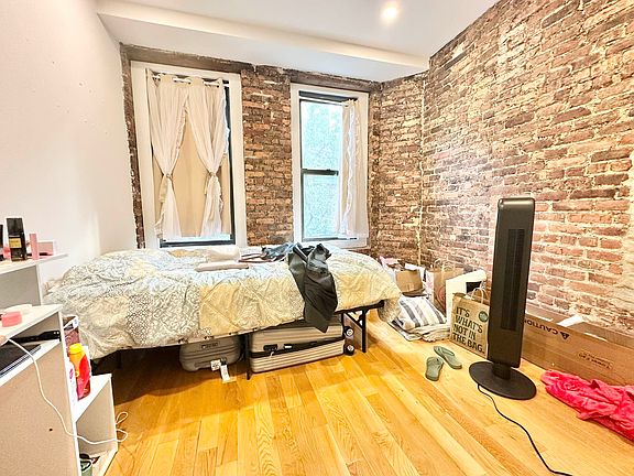3rd image of 443 E 88th St APT 11