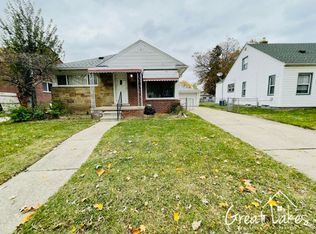 15033 Charles R Ave, Eastpointe, MI 48021