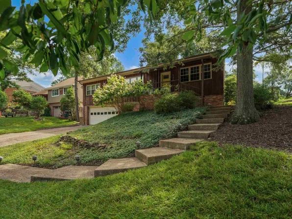 155 Honeysuckle Ln, Huntington, WV 25701