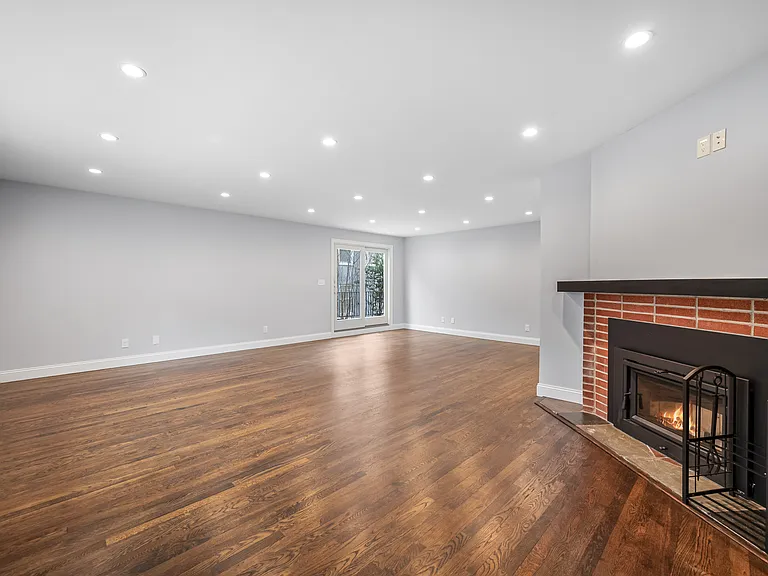 80 E Sunnyside Ln #1 — Photo 6