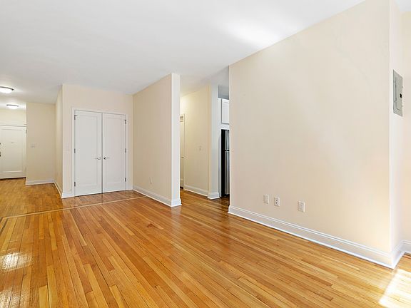 3rd image of 310 E 75th St #2BB